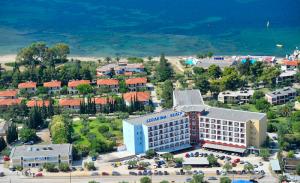 Gerakina Beach